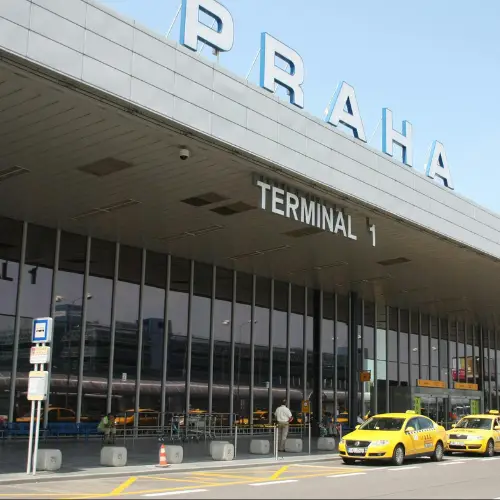 Reliable airport taxi service in Hubli for on-time airport pickups and drops.